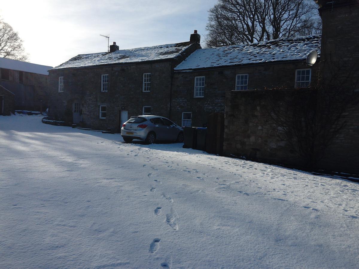 Old Coach House At The Golden Lion Hotel Saint Johns Chapel Exterior photo